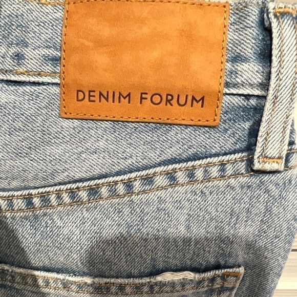 ARITZIA Denim Forum - Joni high waisted boyfriend distressed button fly jeans 24 - Picture 6 of 9